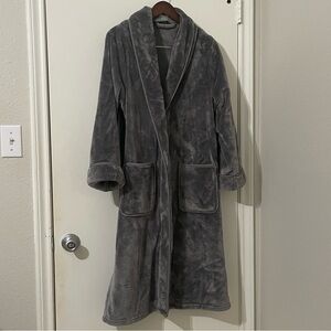 Brookstone Soft Gray NAP Robe Size S/M